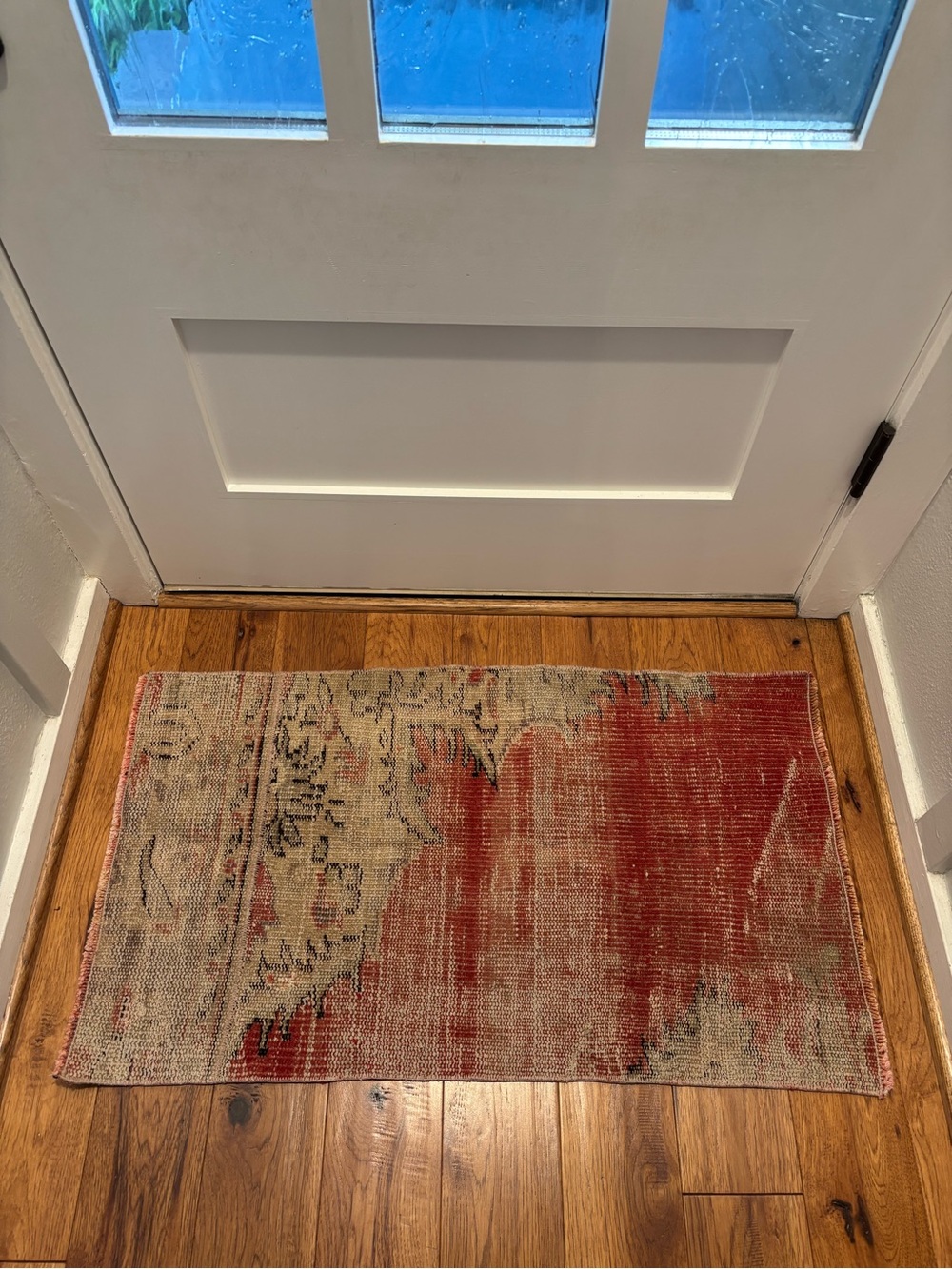 Vintage Turkish Rug. Professionally Cleaned. 2’ x 3’